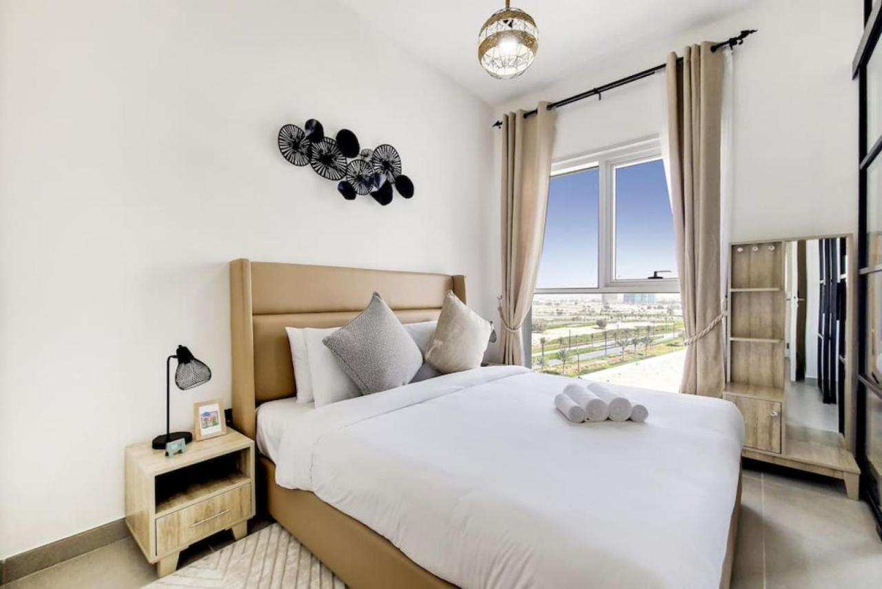 Collective 2 Tower A Hills - Chic One Bedroom Apartment Dubai